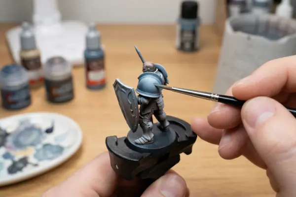 Gradientes sutis em superfícies curvas de miniaturas complexas